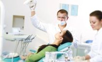 Dantenų ir skylių išgydymas pašalinus dantis: terminai ir nuoseklios nuotraukos