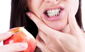 Kenapa sakit gigi apabila ditekan, ditekan dan digigit
