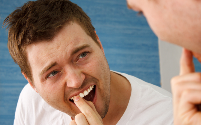 How to strengthen the gums if molars stagger at home