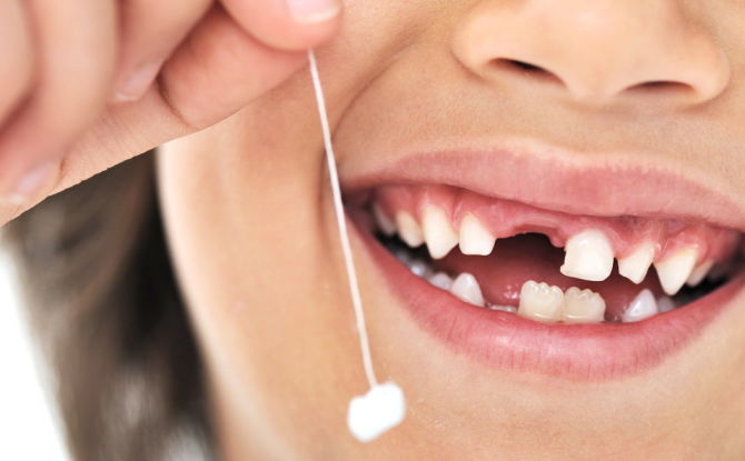 Backenzähne bei Kindern: Begriffe und Reihenfolge der Zahnen, Symptome, wie man hilft