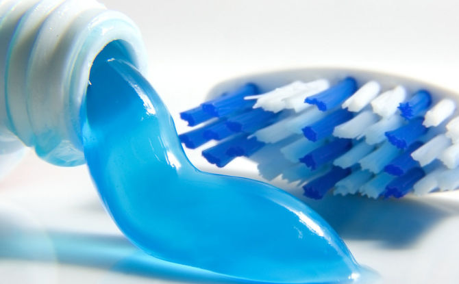 Fluoridna pasta za zube: blagodati i štete, učinci na zube