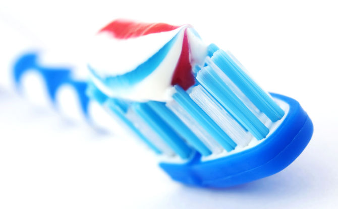 Buona dozzina o 12 migliori classifiche di dentifrici