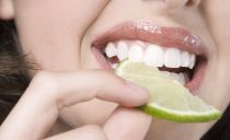 Kyslá chuť v ústach: príčiny chorôb, konzervatívna a alternatívna liečba