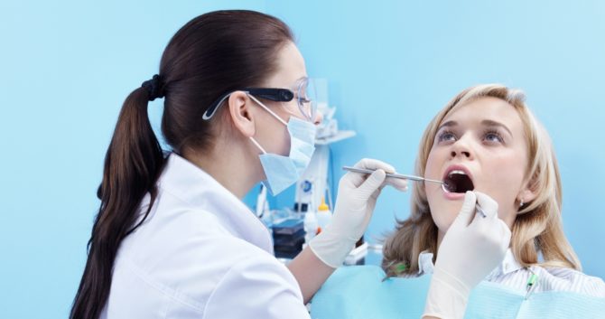 طبيب أسنان علاج أمراض اللثة