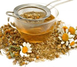 Chamomile decoction to relieve swelling of the cheeks