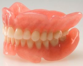 Hàm răng giả hoàn chỉnh