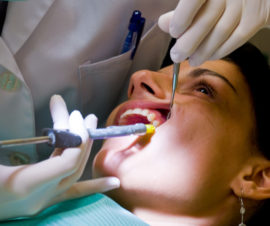 Anesthesia before removing a wisdom tooth