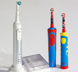 فرشاة الأسنان الكهربائية