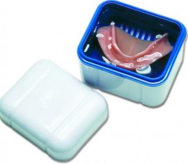 Nádoba na skladování zubních destiček